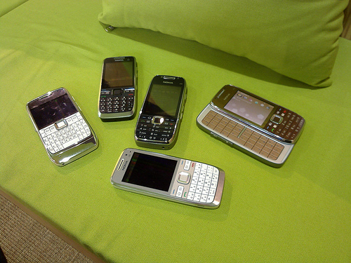 разные Nokia в сравнении с Nokia e75